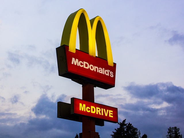 McDonald logo..jpg